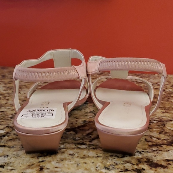 *Anne Klein Molly Sandals - Picture 4 of 7